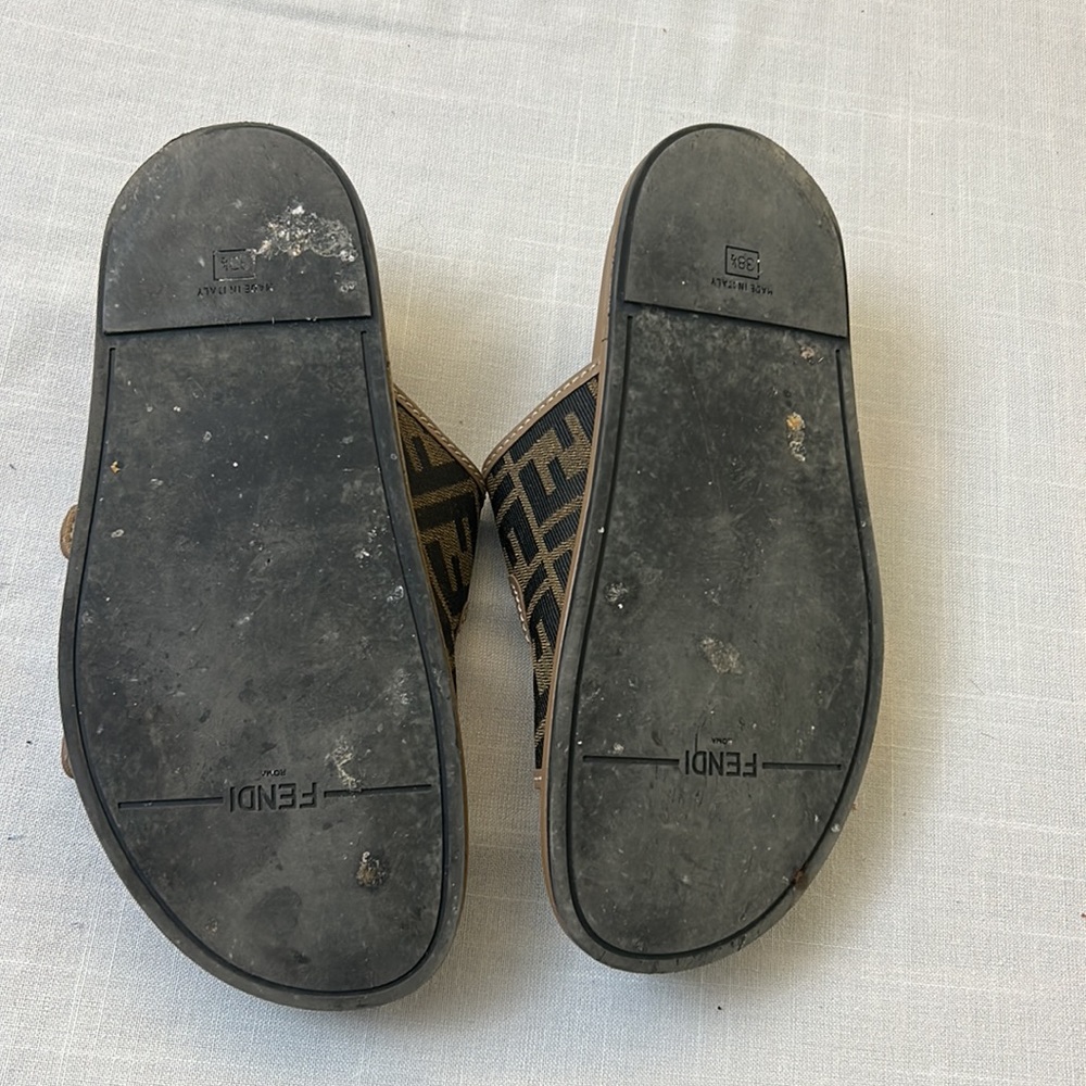 FENDI flat sandals - Picture 7 of 9